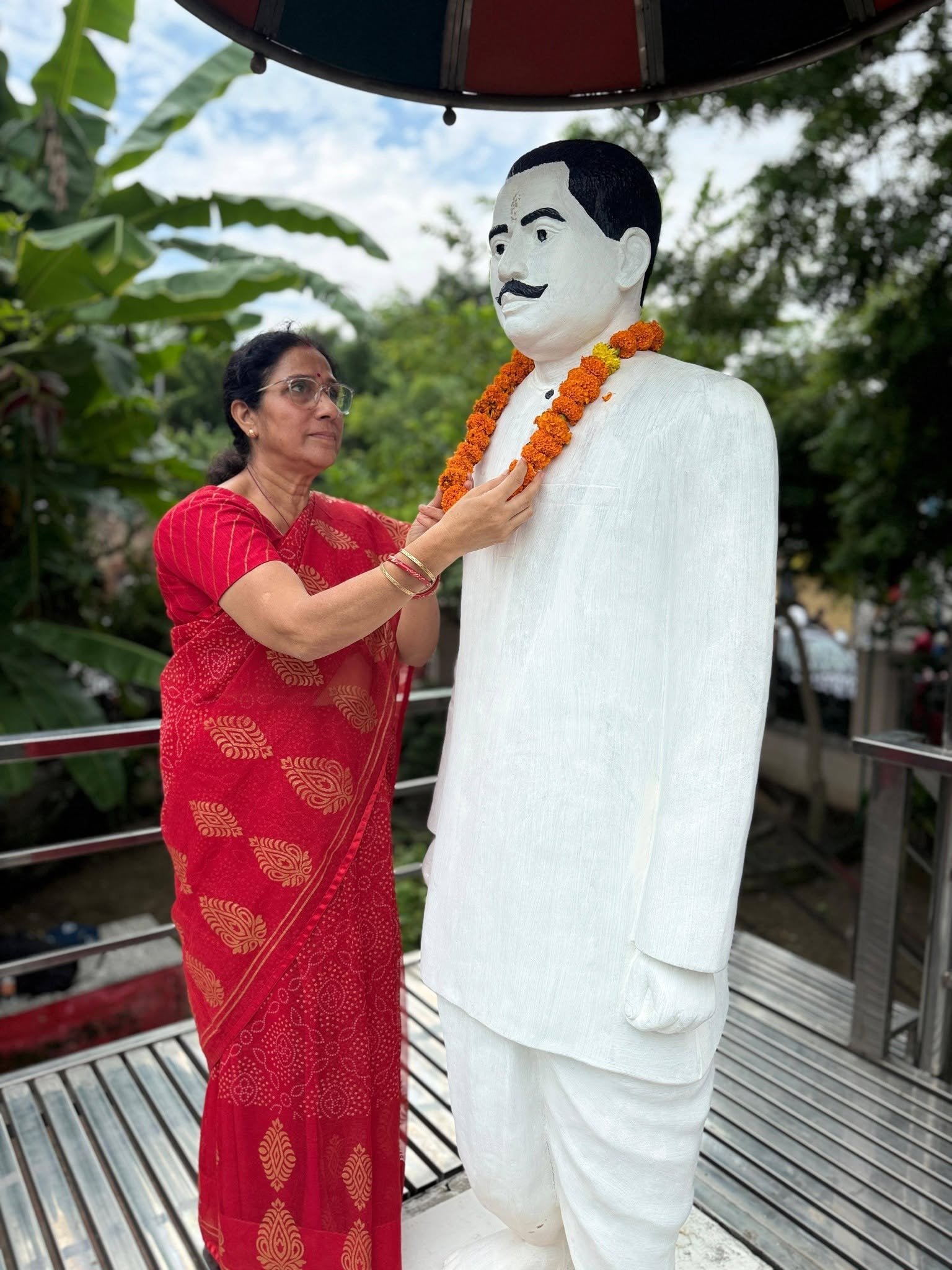 हर घर तिरंगा अभियान के तहत शहीद राम प्रसाद बिस्मिल को श्रद्धांजलि एवं स्वच्छता कार्यक्रम आयोजित